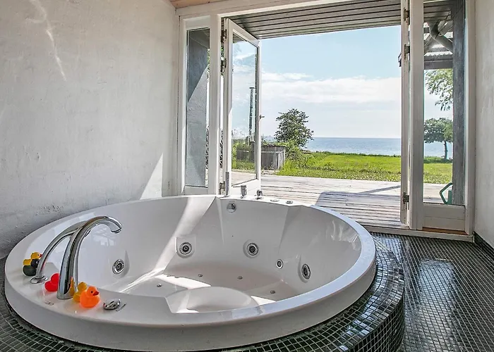 Seaside Bliss In Tranekaer - By Traum